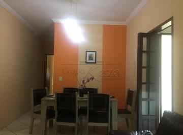 Casa · 136m² · 2 Quartos · 2 Vagas · Casa Padrão em São José dos Campos