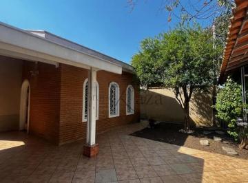 Casa · 300m² · 3 Quartos · 2 Vagas · Oportunidade - Casa - Jardim Motorama - 3 Dormitórios - 137,09m².