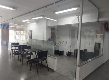 Comercial · 18m² · 40 Vagas · Oportunidade - Loja Comercial - Centro - Mont Mall shopping - 18,85m².