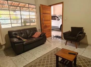 Casa · 300m² · 3 Quartos · 4 Vagas · Oportunidade - Casa - Vila Industrial - 3 Dormitórios - 140m².
