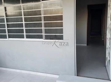 Casa · 330m² · 3 Quartos · 1 Vaga · Oportunidade - Casa - Vila São Benedito - 3 Dormitórios - 210m².