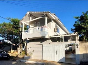 Casa · 115m² · 2 Quartos · 2 Vagas · Casa duplex à venda – Bairro Rasa, Búzios, em frente à Praça do Inef