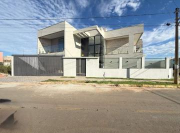 Casa · 267m² · 3 Quartos · 2 Vagas · Casa Moderna com 4 Suítes e Jardim de Inverno na QE 56 - Guará II