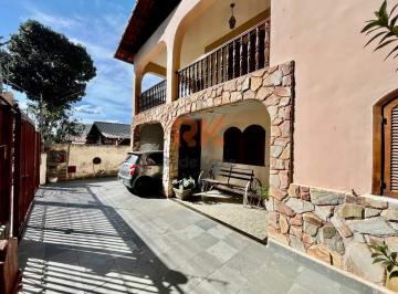 Casa · 570m² · 8 Quartos · 8 Vagas · Impressionante residência à venda no coração do bairro Liberdade – conforto, espaço e requinte por R