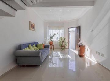 Casa · 195m² · 3 Quartos · 2 Vagas · Casa com 3 quartos à Venda no Centro em Balneário Camboriú