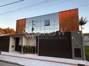 Casa · 3 Quartos · 2 Vagas · Casa com 3 quartos à Venda na Barra em Balneário Camboriú