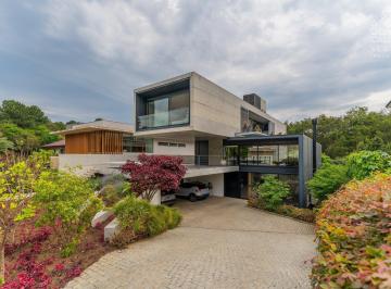 Casa · 890m² · 4 Quartos · 6 Vagas · Casa em Condomínio no Porto Felice, 04 Suítes, 06 Vagas, Santo Inácio, Curitiba.
