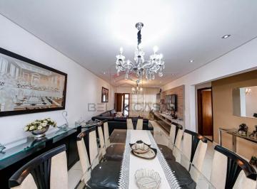 Casa · 300m² · 5 Quartos · 3 Vagas · Casa à venda com 300m², 5 quartos e 3 vagas