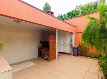 Casa · 215m² · 3 Quartos · 5 Vagas · Casa à venda com 215m², 3 quartos e 5 vagas