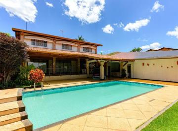Casa · 562m² · 4 Quartos · Pé-direito alto. Ambição na mesma altura.