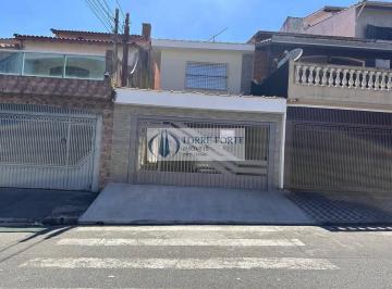 Casa · 180m² · 3 Quartos · 2 Vagas · Sobrado espaçoso reformado com 3 dorms., vaga para 2 carros e churrasquiera