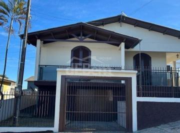 Casa · 3 Quartos · 2 Vagas · Casa à venda no bairro Centro - Içara/SC