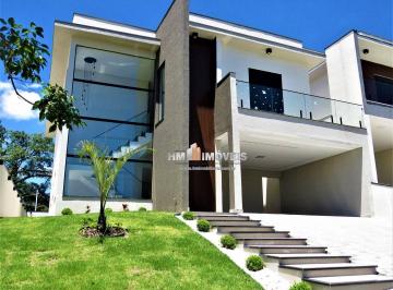 468b9e0b1156916ec392cb596aea602f89594eea · Casa com 3 suítes, 2 salas, 4 vagas, lavabo, cozinha com armários planejados, pé direito alto, clara