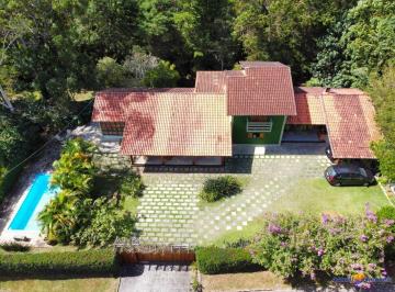 Foto 01 · Casa de luxo em condomínio no bairro Bom Retiro, Teresópolis/RJ: 4 quartos, 2 suítes, 226m² de área.