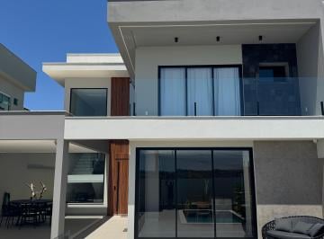 Casa de 3 quartos, Colatina · Casa exclusiva por sua vista eterna, ambientes integrados e amplos.