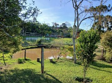 Rural de 3 quartos, Cunha · Belo sitio 8.000m2 otimo acesso, com casa, lago e pomar produzindo.