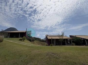 Casa de 6 quartos, Santo Antônio do Pinhal · Chale em Sao Bento do Sapucai