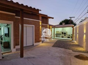 833c25a5a67162e3afbb747072492f43928c395e · Casa totalmente reformada, 3 quartos sendo 1 suíte, 200 mts da praia da Enseada na região da Brunell