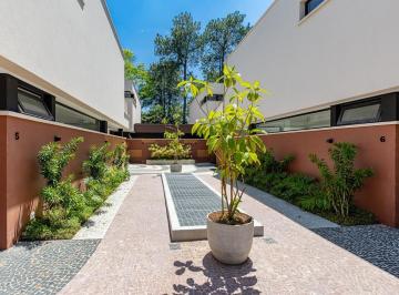 IMG_20260619_092348_000.jpeg · Casa no condomínio Garda para venda com 4 quartos, sendo 4 suítes, 390m² - remaxfront#B931Y