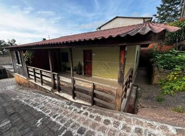 Casa · 90m² · 3 Quartos · 8 Vagas · Casa averbada com 3 dormitórios e terreno amplo de