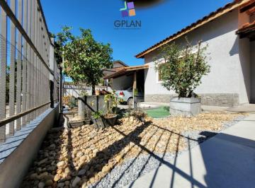 165_2410_1723752047666.jpg ·
Casa 5 Dormitórios para venda em Resende - RJ