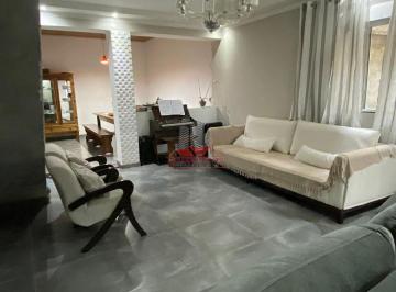 Casa · 200m² · 6 Quartos · 2 Vagas · Sobrado de Alto Padrão em Araucária - Oportunidade