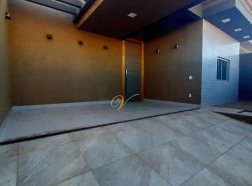 576c382d70231619f865d8ef29073cee1207095e · Casa com 200m² terreno, 120 metros de construção. Portão eletrônico, Garagem para 2 carros. Porta d