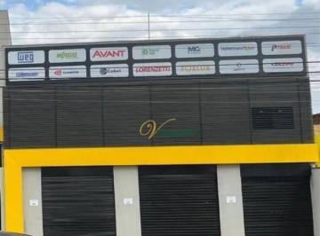 d9c49f6ffe7fa5e6df1b6469d74fdab8e46f591b · Salão comercial 400 m2