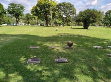 b49bb0746b9cc37bb3bff8e64540108c625c267f · Terreno/Jazigo à venda no Cemitério Parque Iguaçu por R$ 53.000 - Cascatinha - Curitiba/PR