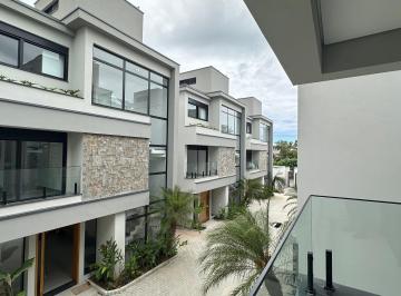 Casa de 5 quartos, São Sebastião · venda condomínio fechado a 50 metros do mar