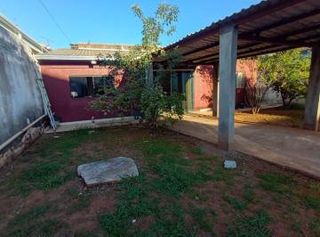 Casa de 3 quartos, Vicente Pires · Ótima Casa 3qts Condomínio Fechado bem localizada! Vicente Pires Rua 4B! Próximo a EPTG e Feira!