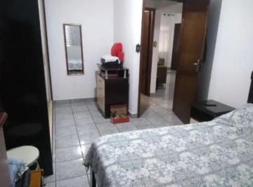 Casa · 190m² · 2 Quartos · 4 Vagas · Casa Térrea em Capuava, 190m², 2 dormitórios.