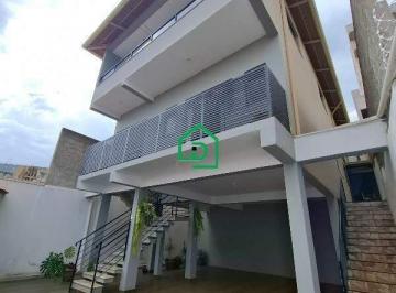Casa · 333m² · 4 Quartos · 4 Vagas · Casa à Venda em Santo Agostinho, Conselheiro Lafaiete – 333 m² Úteis em Terreno de 250 m²