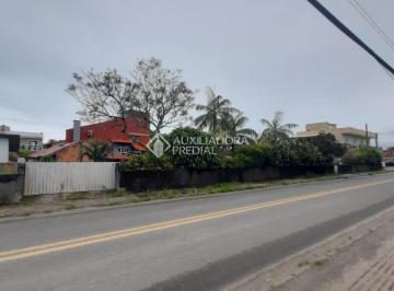 Terreno · 65m² · Lindo lote comercial na Rua Do Gramal