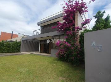 Casa · 460m² · 3 Quartos · Prepare-se pra conhecer uma casa que parece saída de um filme? e ela fica no Belville!