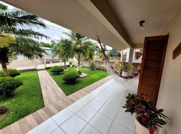 WhatsApp Image 2025-11-24 at 15.44 · Casa com 3 dormitórios e quiosque