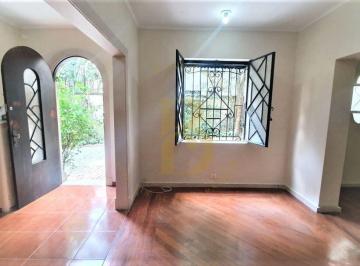 Comercial · 75m² · 6 Quartos · 1 Vaga · Casa comercial p/Locação - 6 cômodos, 2 banheiros, 74m², 1 vaga