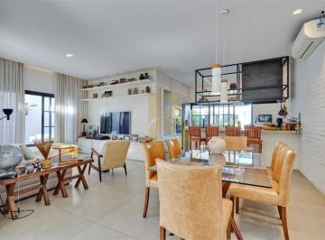 Casa · 250m² · 3 Quartos · 3 Vagas · Casa no Alto da Boa Vista reformada com 250 m² 3 suítes 3 vagas