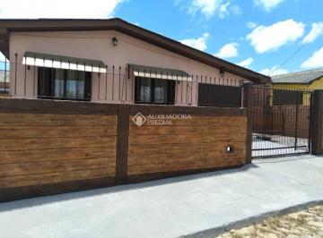 Casa · 92m² · 2 Quartos · 2 Vagas · Casa com piscina próxima ao centro de Viamão e a todo comércio local.
