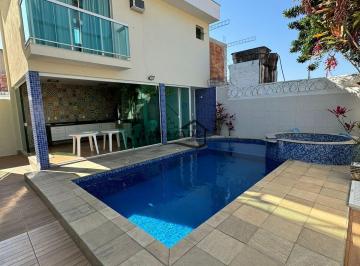 Casa · 288m² · 7 Quartos · 4 Vagas · Excelente casa triplex 7 quartos piscina na praia de Itaipu/Niterói.