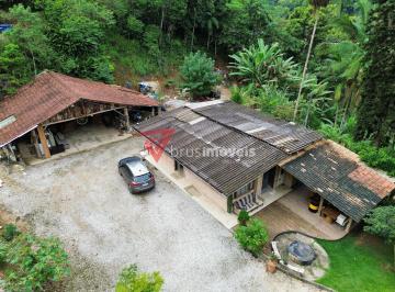 Rural · 12000m² · 1 Quarto · 1 Vaga · Sítio em Brusque