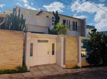 Casa · 5 Quartos · 2 Vagas · Casa de Alto Padrão – Espaço, Conforto e Lazer Completo em um Só Lugar
