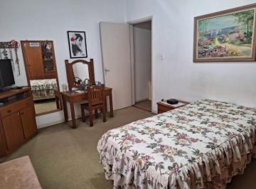 Casa · 186m² · 3 Quartos · 2 Vagas · Sobra à venda em Santo André, 186m², 3 Dormitórios.