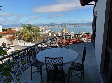 Casa · 350m² · 4 Quartos · 3 Vagas · Casa no centro de Florianóplois.