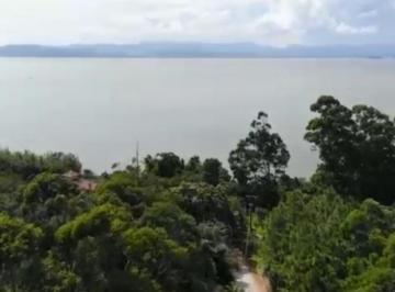 Terreno · 300m² · Área na beira da Lagoa de Imaruí em Laguna