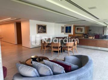 Apartamento · 260m² · 2 Quartos · 3 Vagas · Apartamento / Residencial / Lagoa