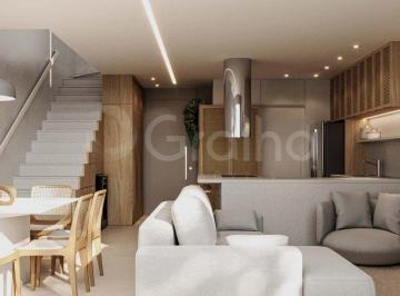 1 - Cozinha / Living · Casa com 2 suítes com 141,23m² na Lagoa da Conceição.