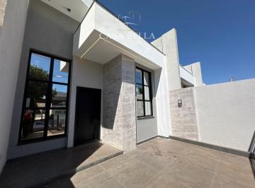 Casa · 77m² · 1 Quarto · 2 Vagas · Casa à venda no Bairro Vila Yolanda em Foz do Iguaçu, PR.