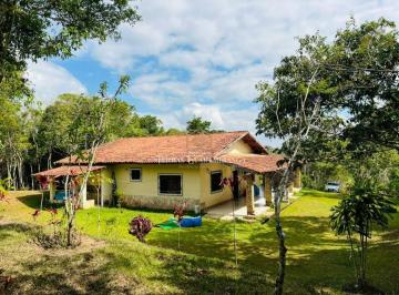 Casa · 293m² · 3 Quartos · 6 Vagas · Um refugio acolhedor e cheio de potencial