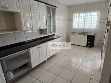72f007e224c8947c2a82f52ca4ae98031676a83b · Casa com 3 quartos